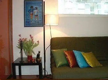 Отель Phildutch Houseboat